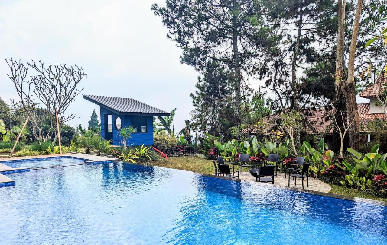 Cottonwood Exclusive Villa @Lembang Asri - Jacuzzi Playground Netflix Billyard ภายนอก รูปภาพ