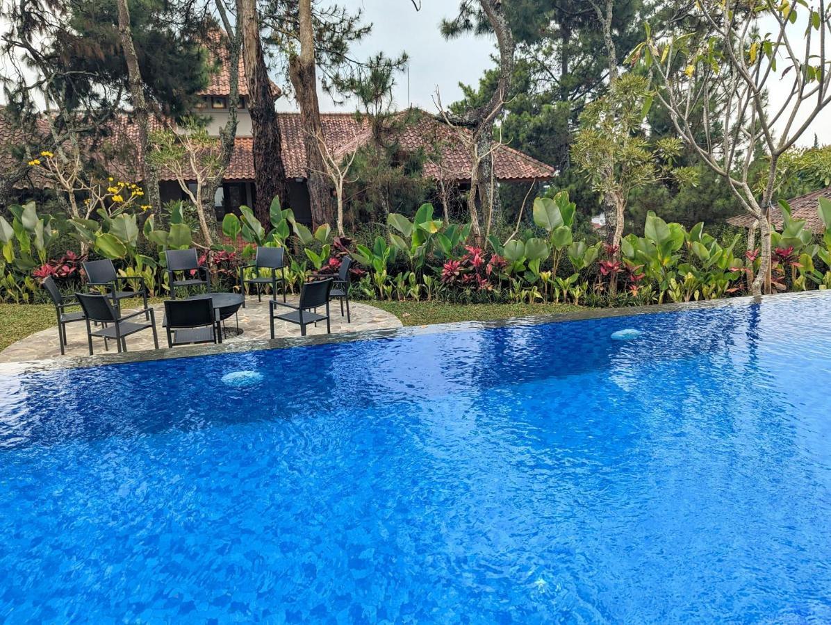 Cottonwood Exclusive Villa @Lembang Asri - Jacuzzi Playground Netflix Billyard ภายนอก รูปภาพ
